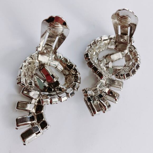 Mid Century Atomic Clear Rhinestone Clip On Earrings Swirl Baguette 50s Cocktail - Picture 9 of 9